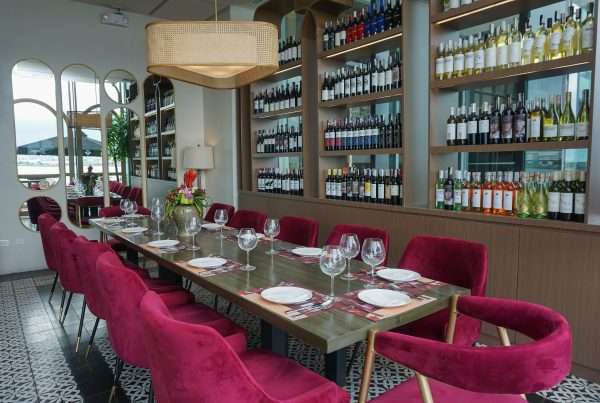 Bar with dinner Table