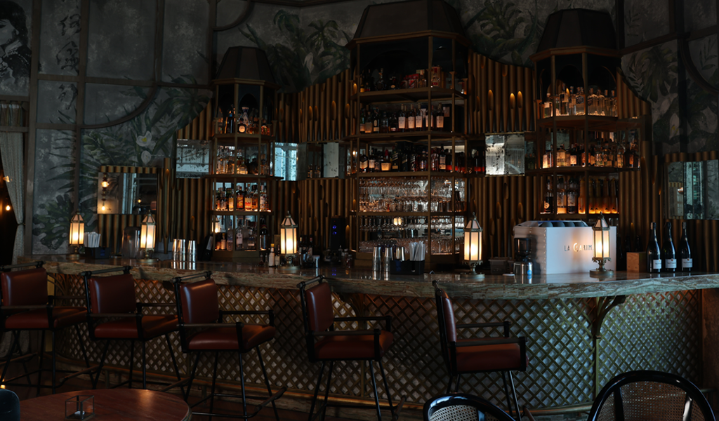 Mott 32 Bar