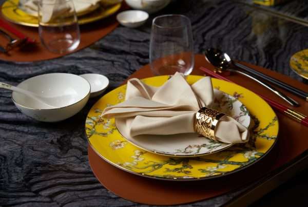 Table Cloth and plate
