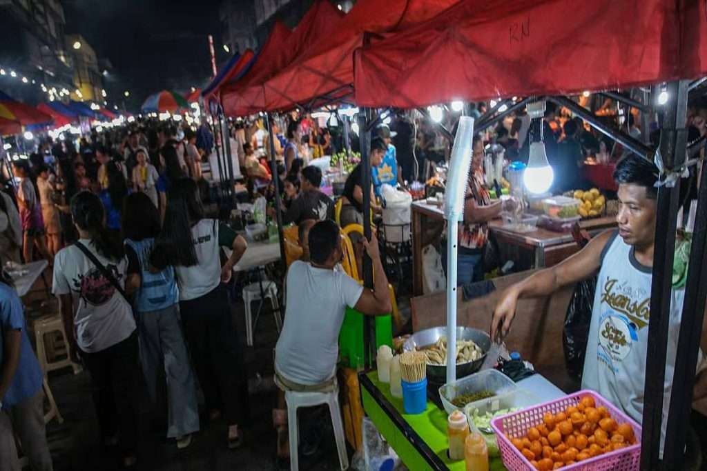 Photo of a scene at colon market